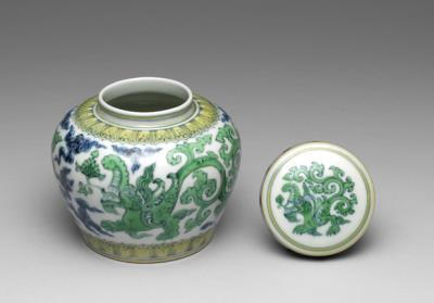 图片[3]-Lidded jar with dragons in doucai painted enamels and tian mark, Ming dynasty, Chenghua reign, 1465-1487-China Archive